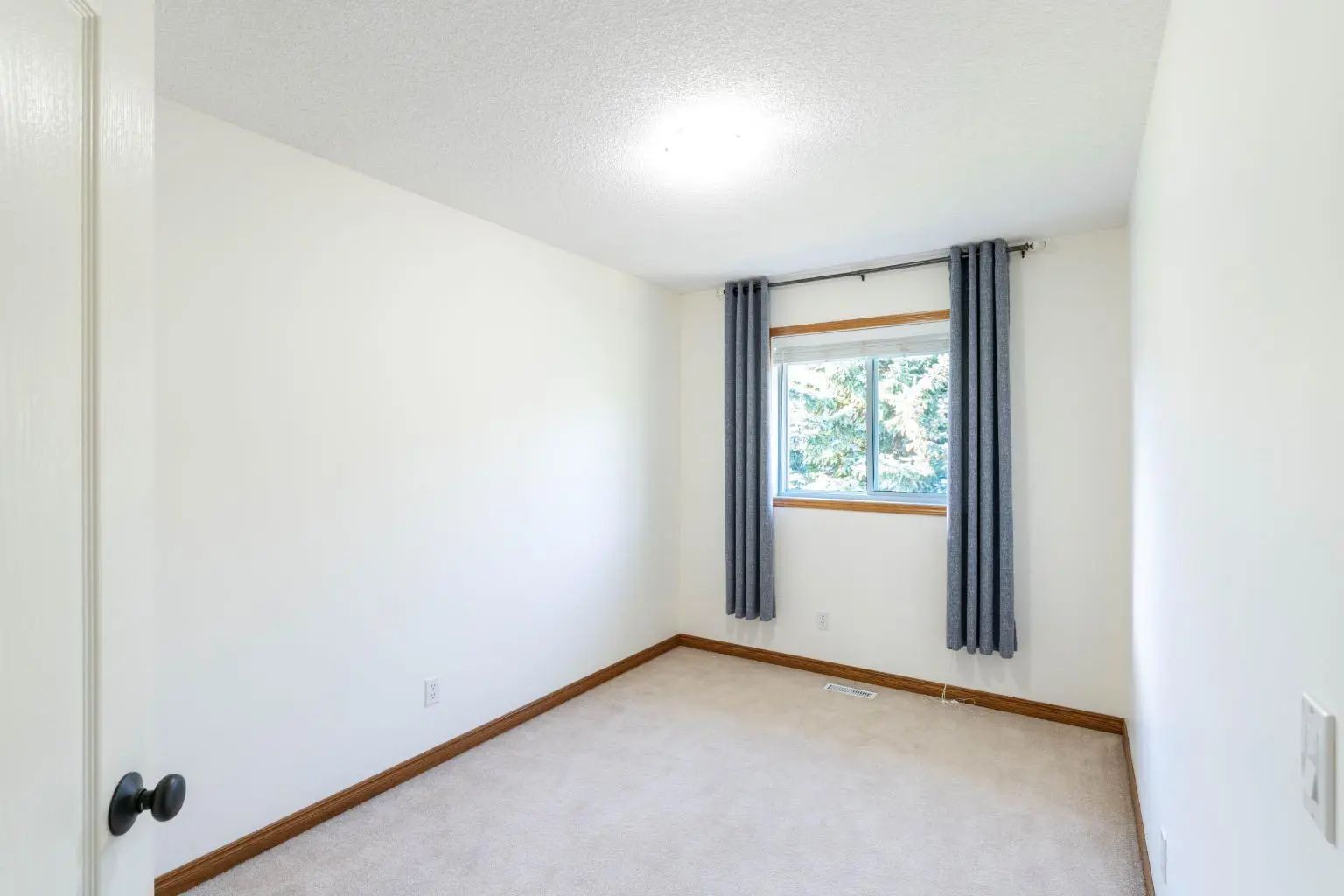 8 120 Ross Avenue , Cochrane – Residential Row/Townhouse Listing Photo 34