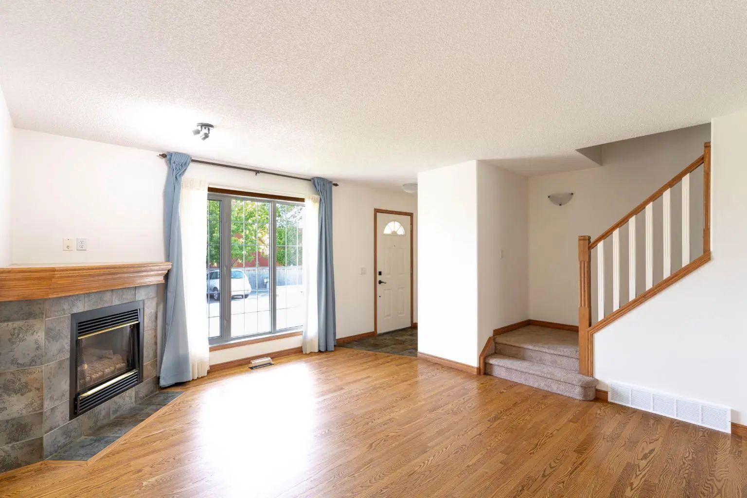 8 120 Ross Avenue , Cochrane – Residential Row/Townhouse Listing Photo 9