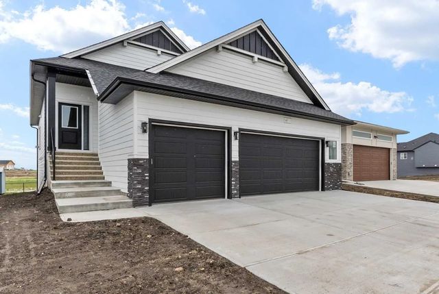 716 Mandalay Avenue , Carstairs