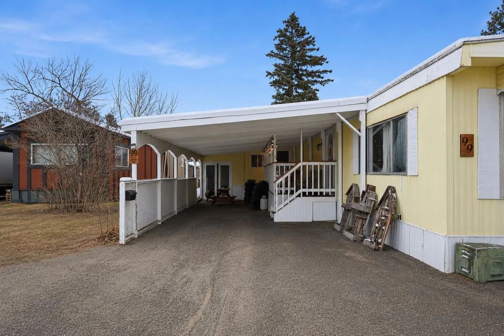 99 3223 83 Street Nw, Calgary