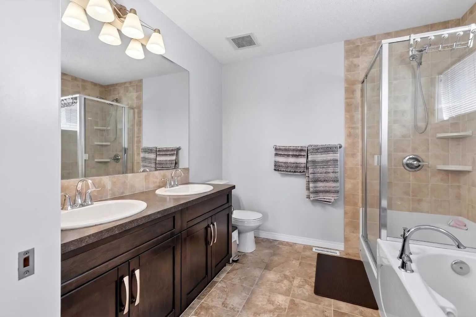 58 Auburn Crest Green Southeast, Calgary – Residential Detached Listing Photo 5