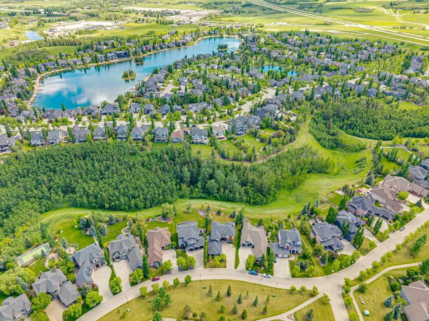 92 Heritage Isle  Heritage Pointe Alberta T1S 4J8 NONE Home For Sale