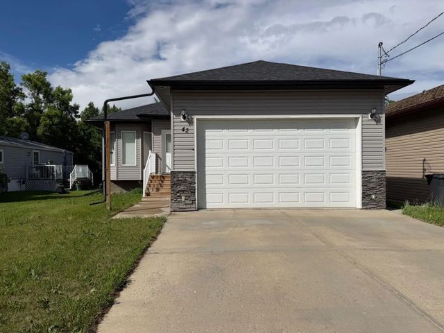 42 A Red Deer Avenue , Drumheller