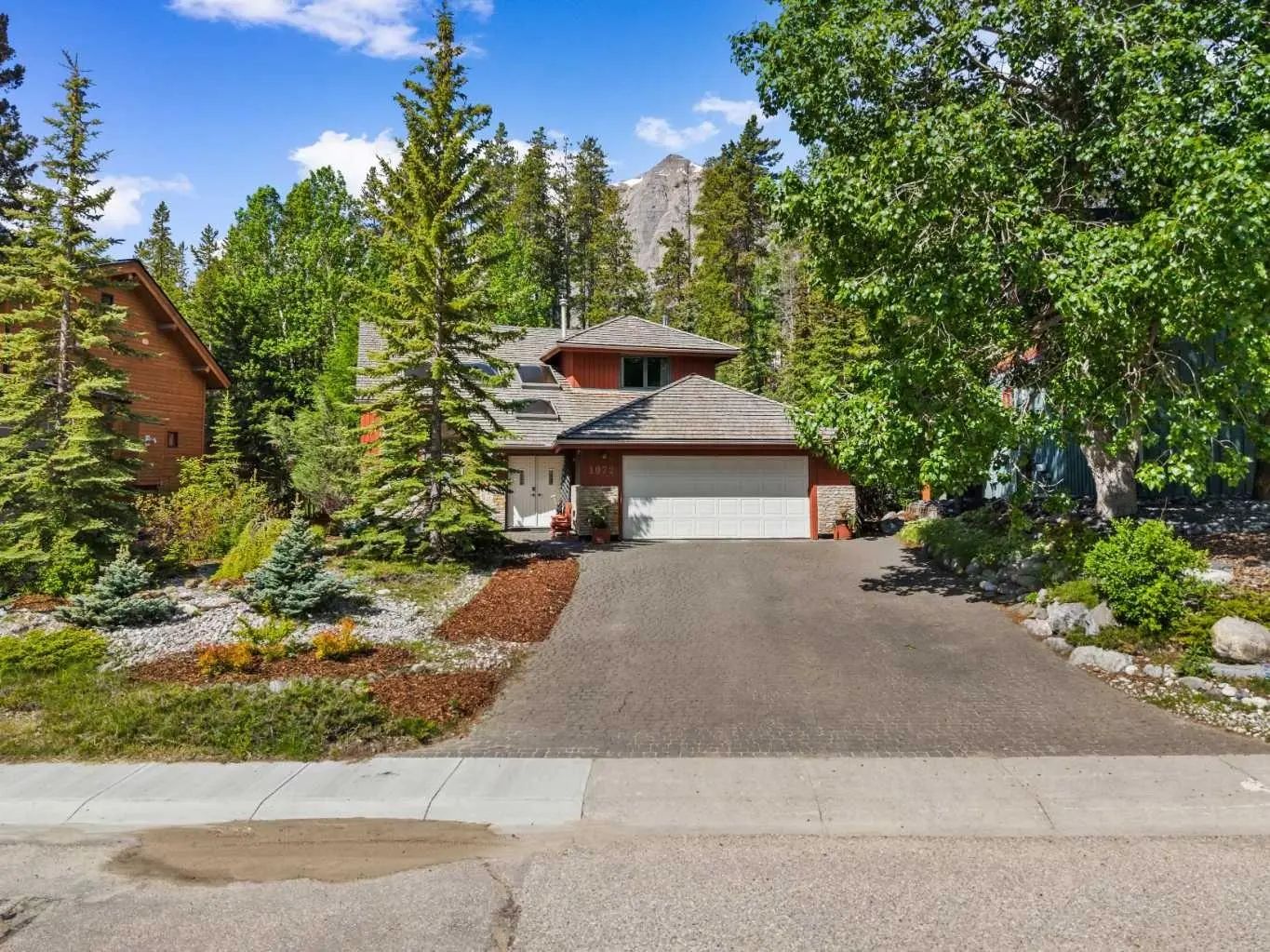 1072 Evergreen  , Canmore – Residential Detached Listing Photo 2