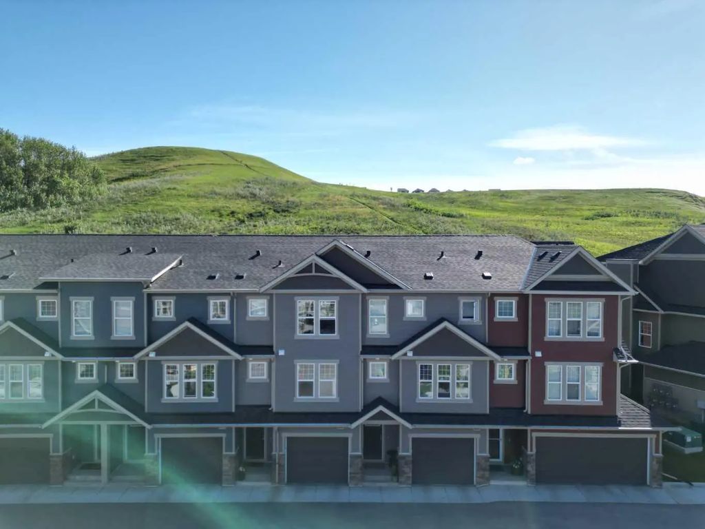 272 Cranbrook Square Se, Calgary