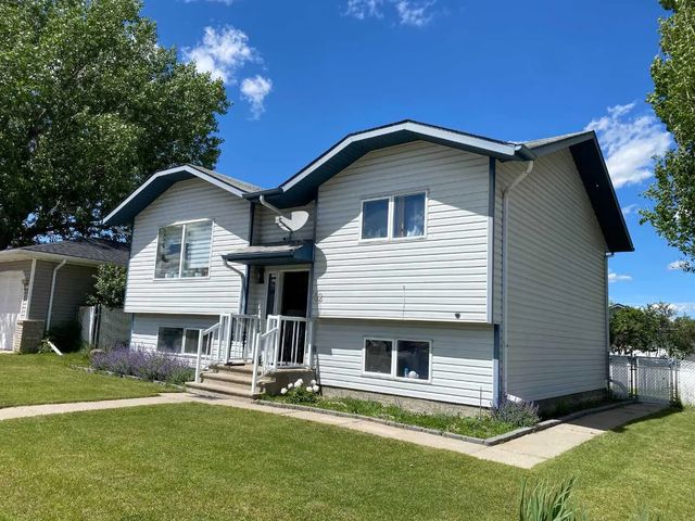 52 Upland Drive W, Brooks