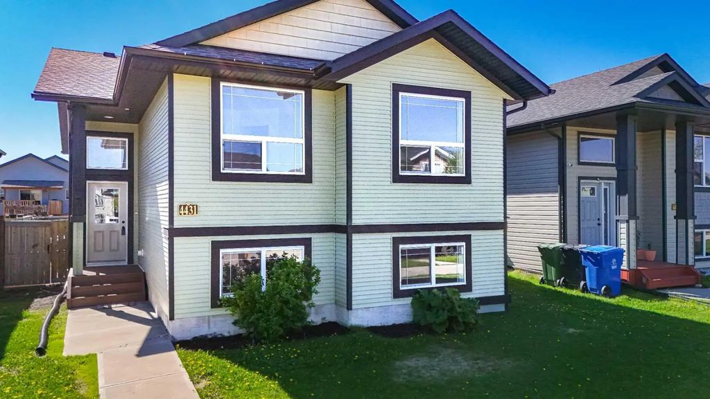 4431 54 Street , Rocky Mountain House