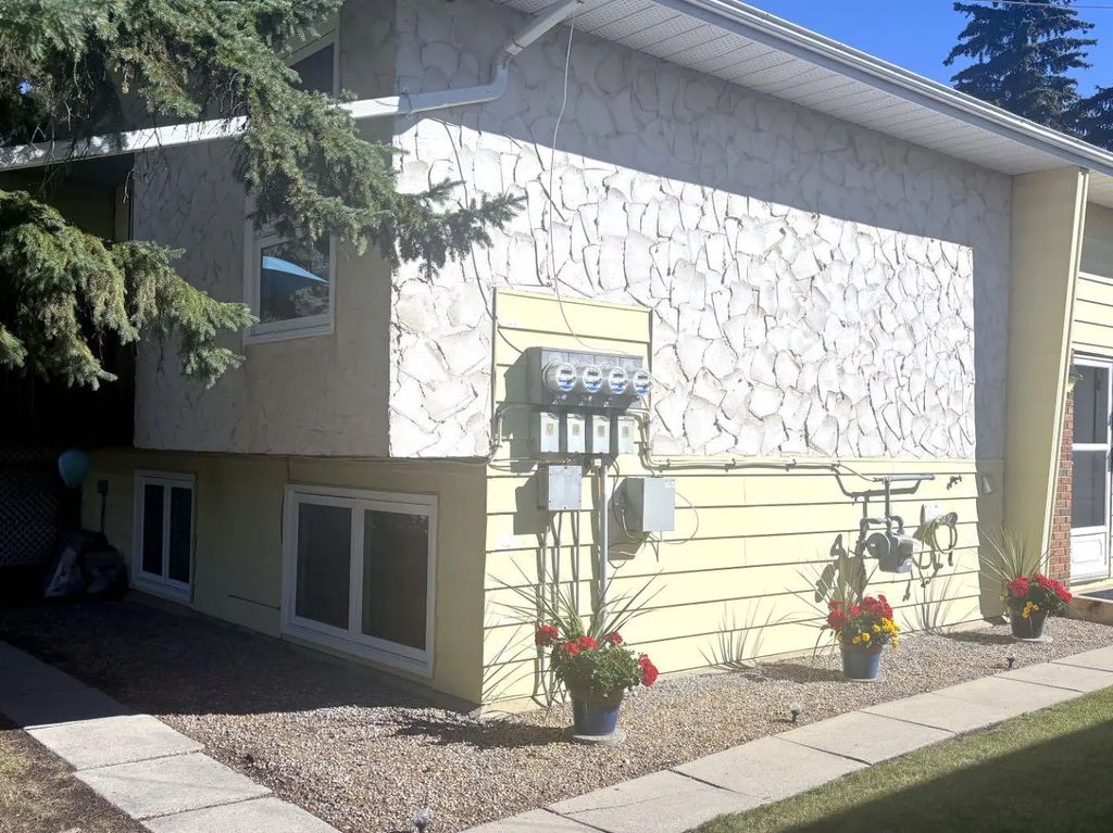 2 4118 60 Street , Camrose