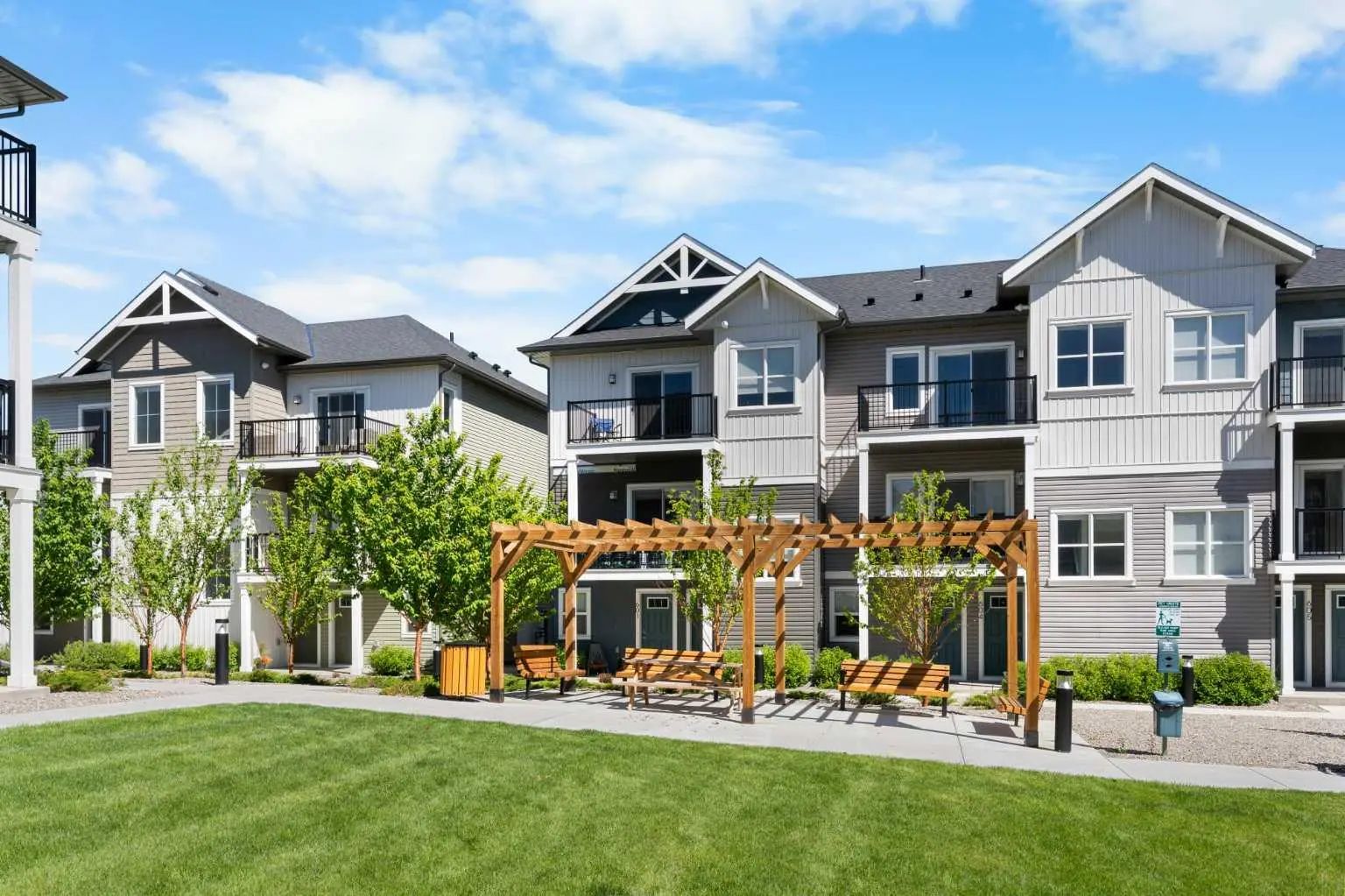 1303 24 Rivercrest Drive , Cochrane – Residential Row/Townhouse Listing Photo 3