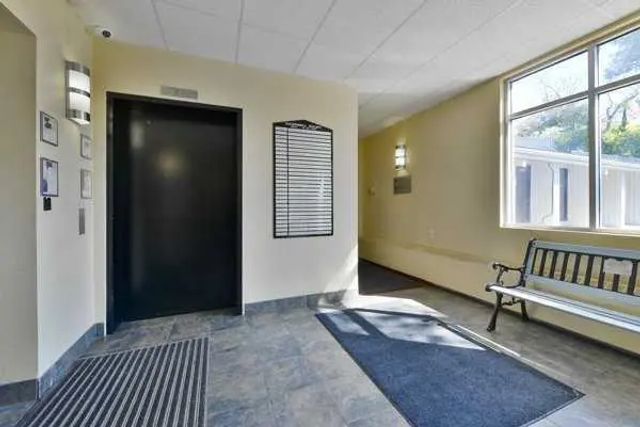 #202 5917 1a Street Sw, Calgary