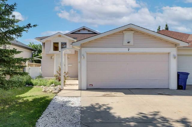 7 Canoe Close , Airdrie
