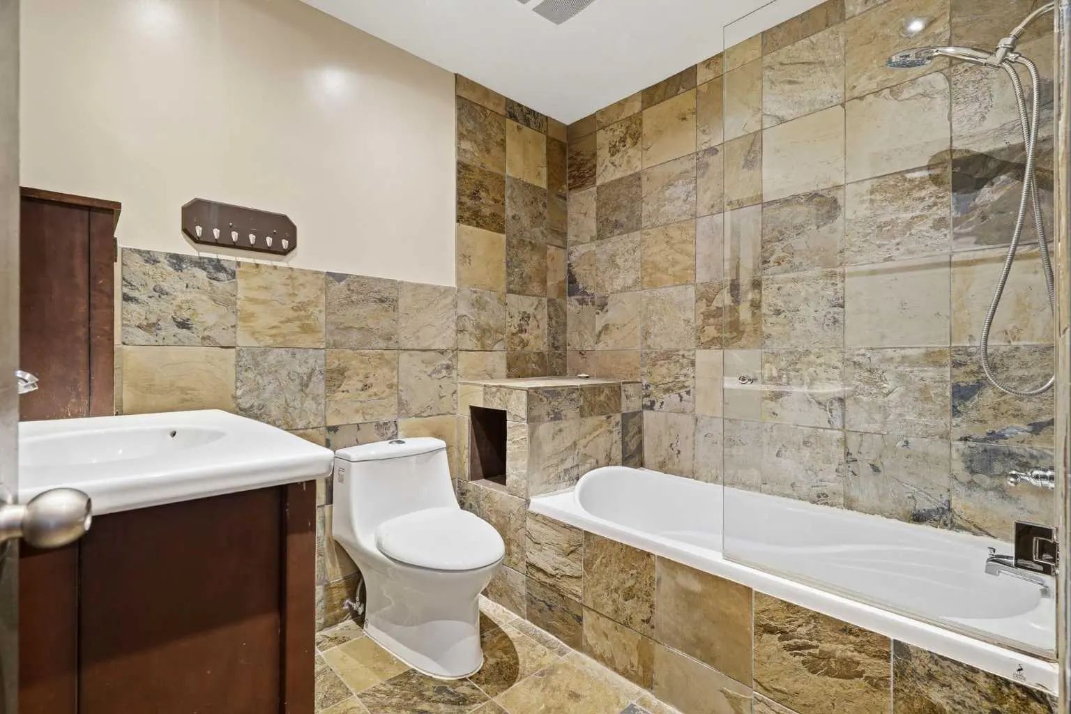 316 Canniff Place Southwest, Calgary – Residential Detached Listing Photo 20
