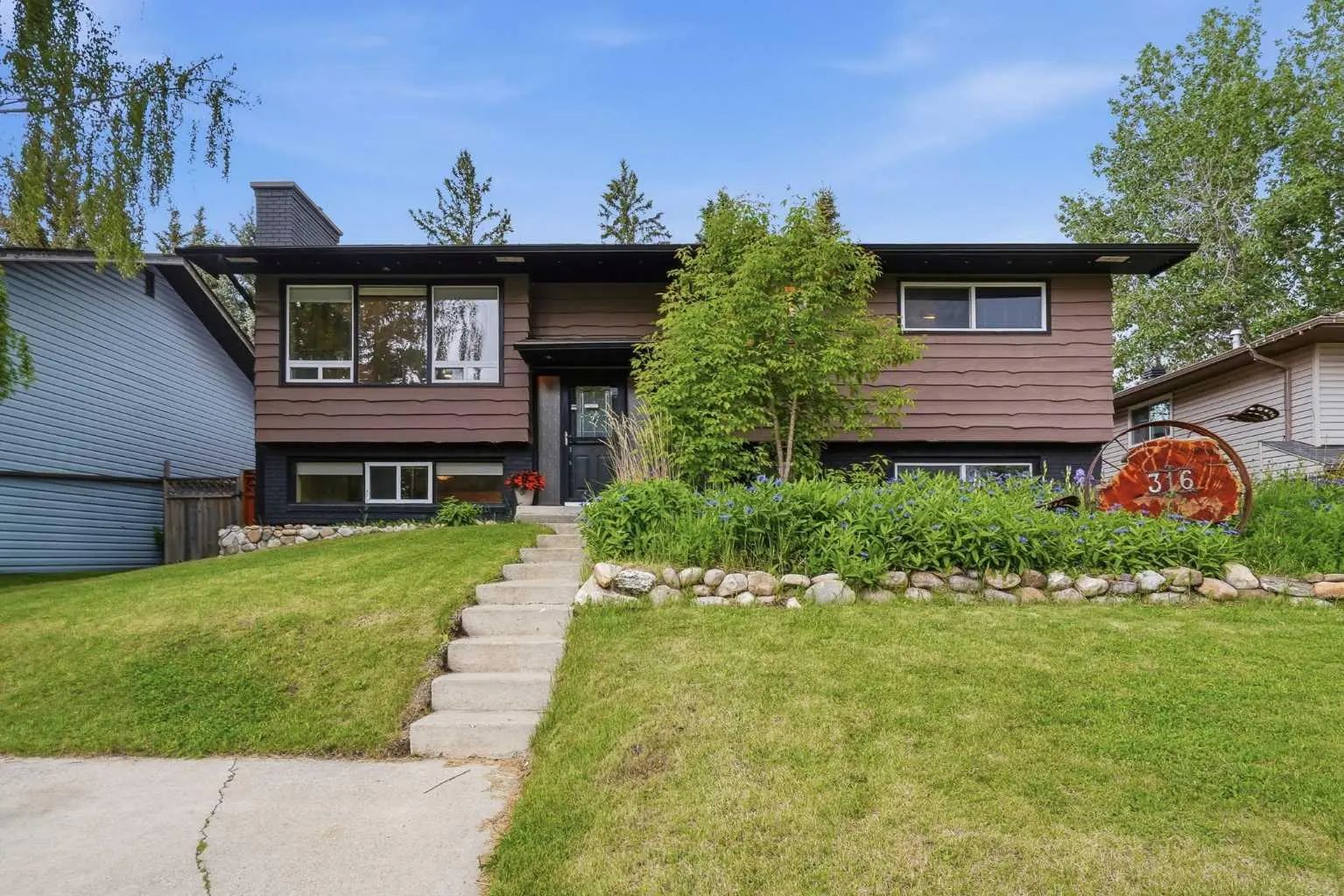 316 Canniff Place Southwest, Calgary – Residential Detached Listing Photo 4