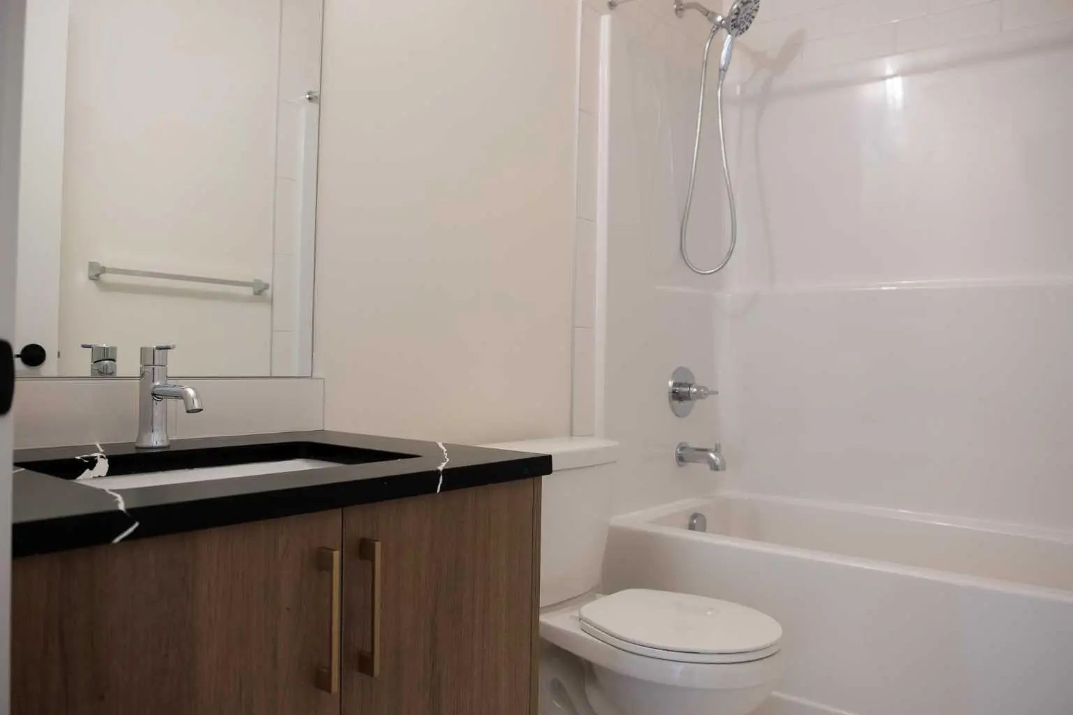 1203 47 Creekview Gardens Southwest, Calgary – Residential Apartment Listing Photo 6