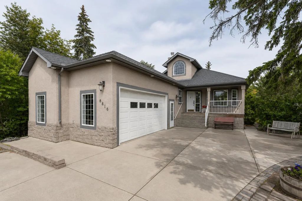 8816 48 Avenue , Calgary