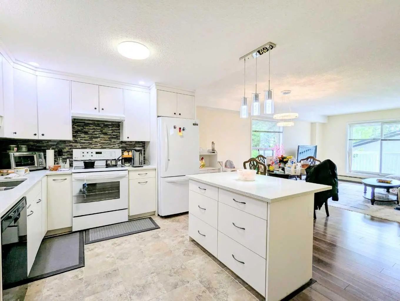 217 2211 29 Street Southwest, Calgary – Residential Apartment Listing Photo 3