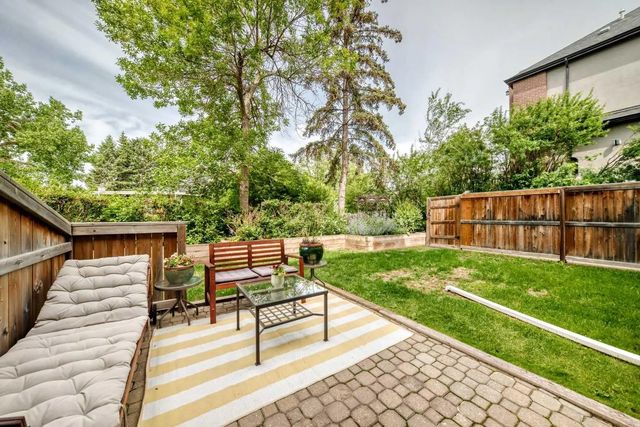 101 2218 30 Street Sw, Calgary
