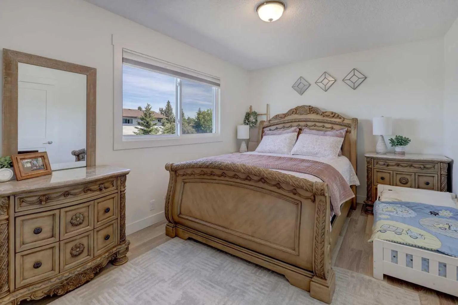 8320 Centre Street Northeast, Calgary – Residential Semi Detached (Half Duplex) Listing Photo 13