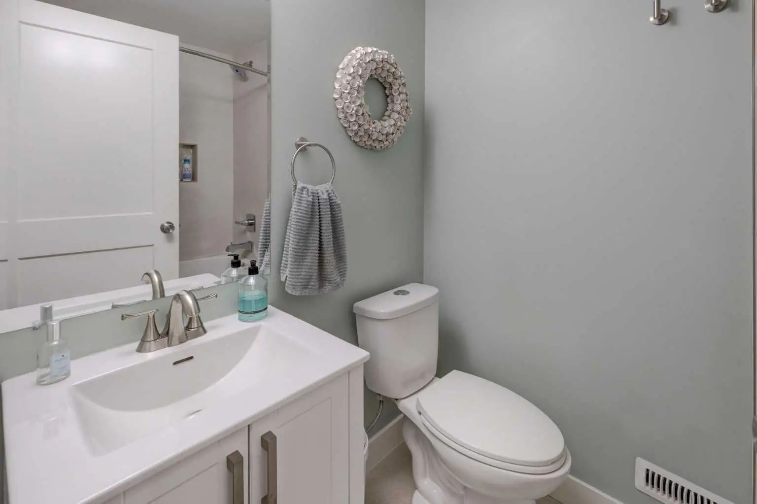 8320 Centre Street Northeast, Calgary – Residential Semi Detached (Half Duplex) Listing Photo 26