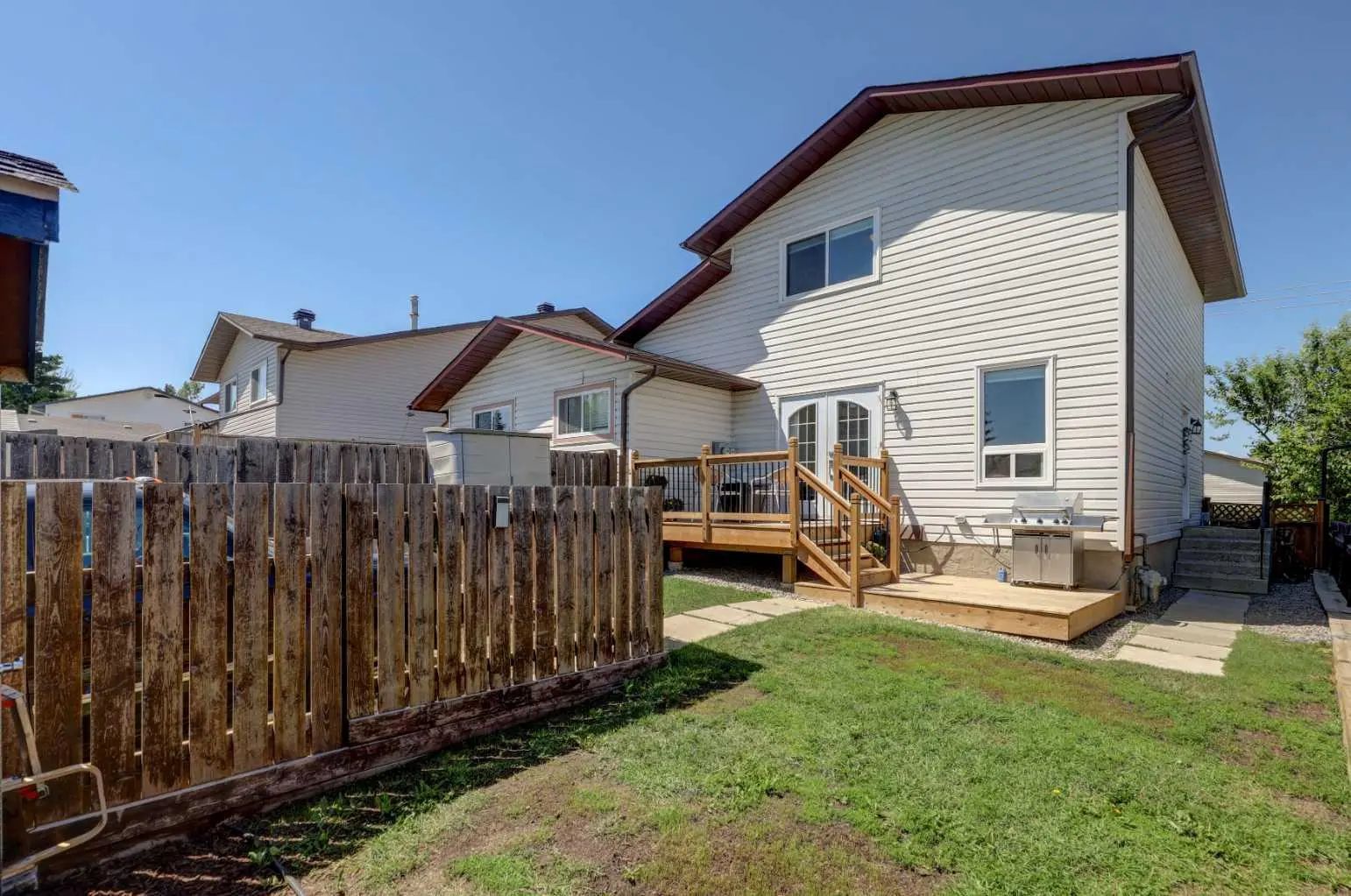 8320 Centre Street Northeast, Calgary – Residential Semi Detached (Half Duplex) Listing Photo 32
