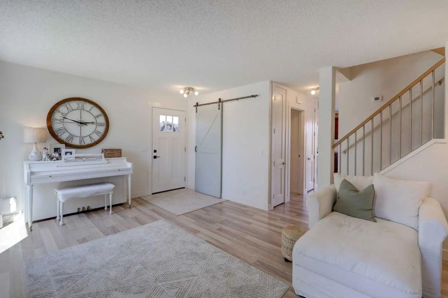 8320 Centre Street Northeast, Calgary – Residential Semi Detached (Half Duplex) Listing Photo 5