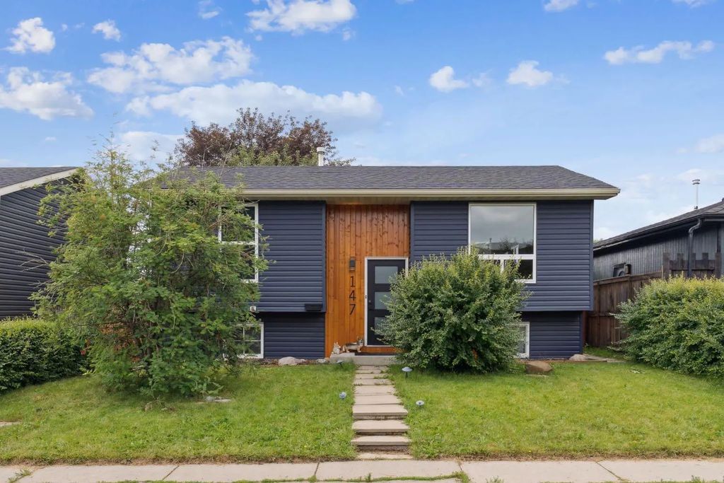 147 Falchurch Crescent Ne, Calgary