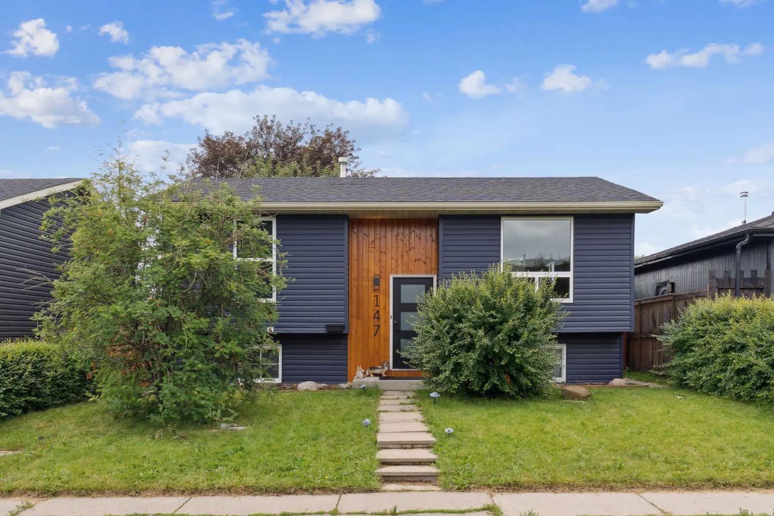 147 Falchurch Crescent Ne Calgary Alberta T3J1J9 Falconridge Details
