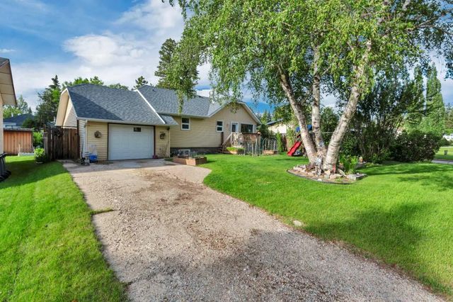 4520 36 Avenue , Ponoka