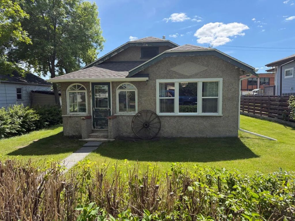 5003 55 Ave  , Ponoka