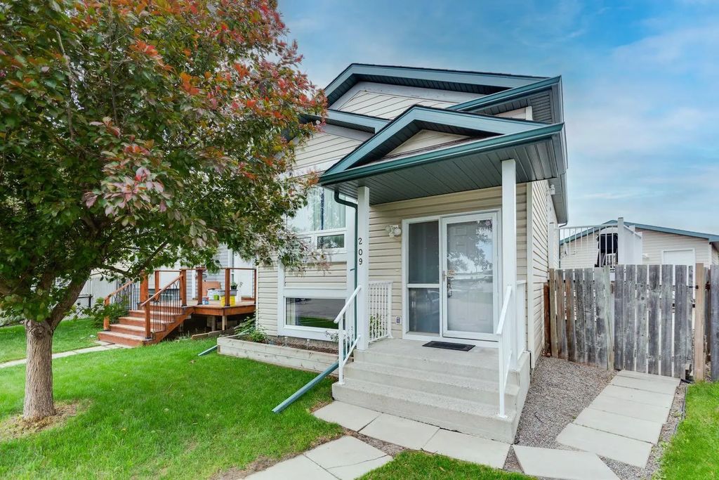 209 Martin Crossing Way Ne, Calgary