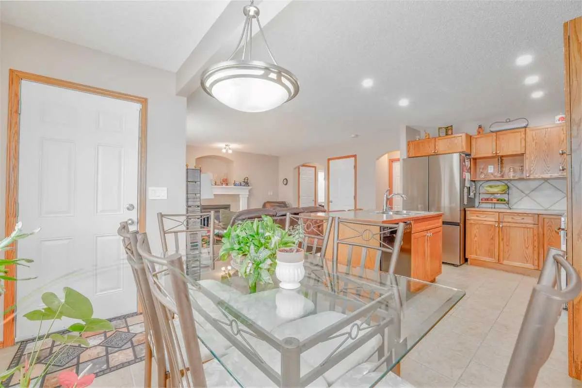 42 Royal Birch Landing Northwest, Calgary – Residential Detached Listing Photo 13