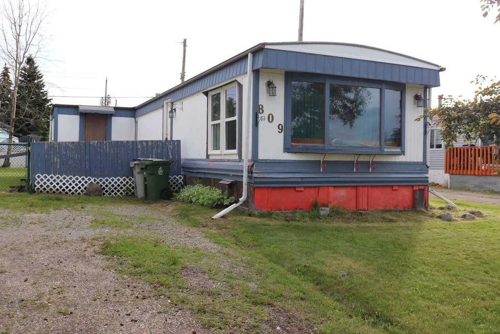 809 52 Street  , Edson