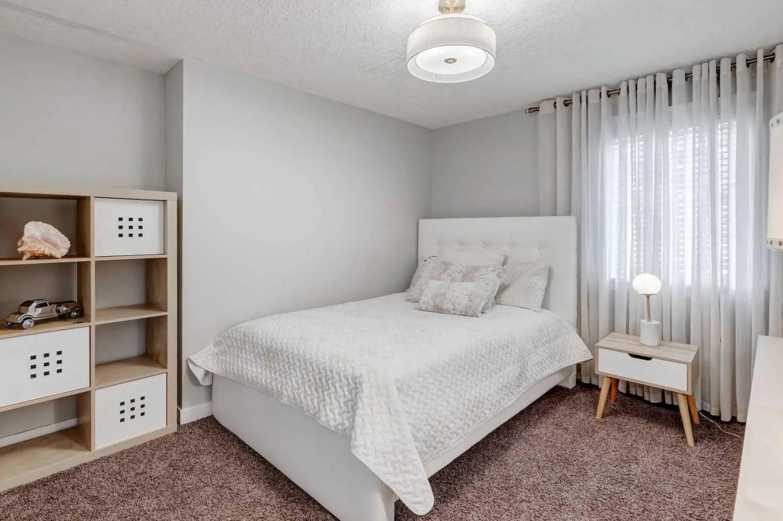 38 Lissington Drive Sw Calgary Alberta T3E 5E1 North Glenmore Park Home For Sale
