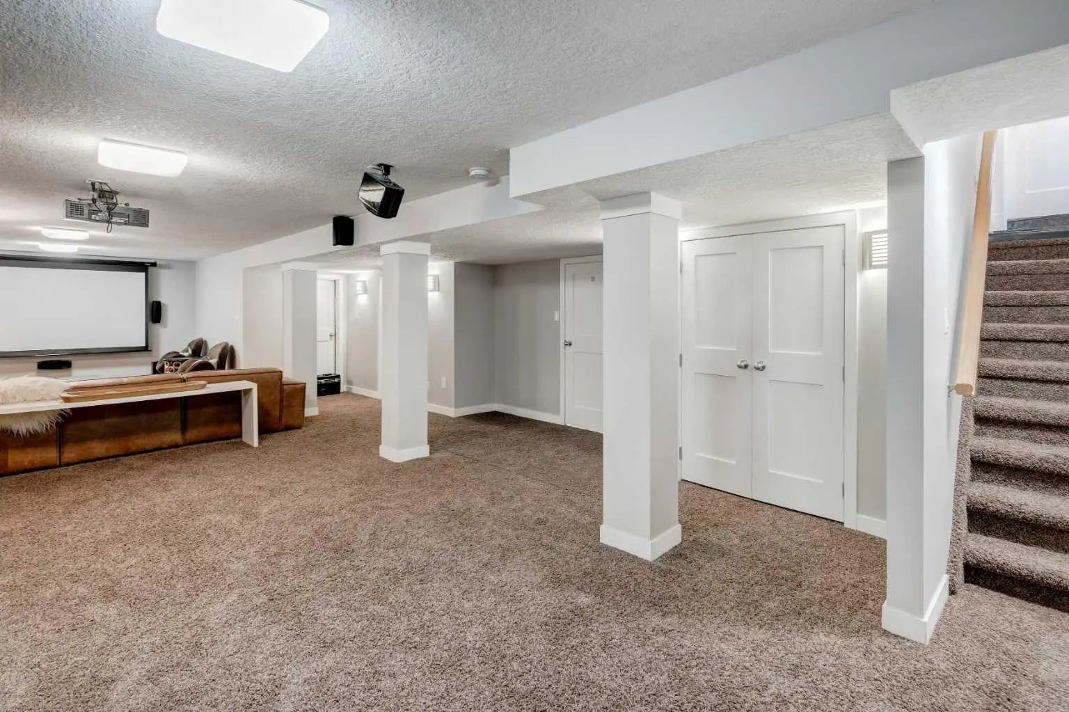 38 Lissington Drive Sw Calgary Alberta T3E 5E1 North Glenmore Park Home For Sale