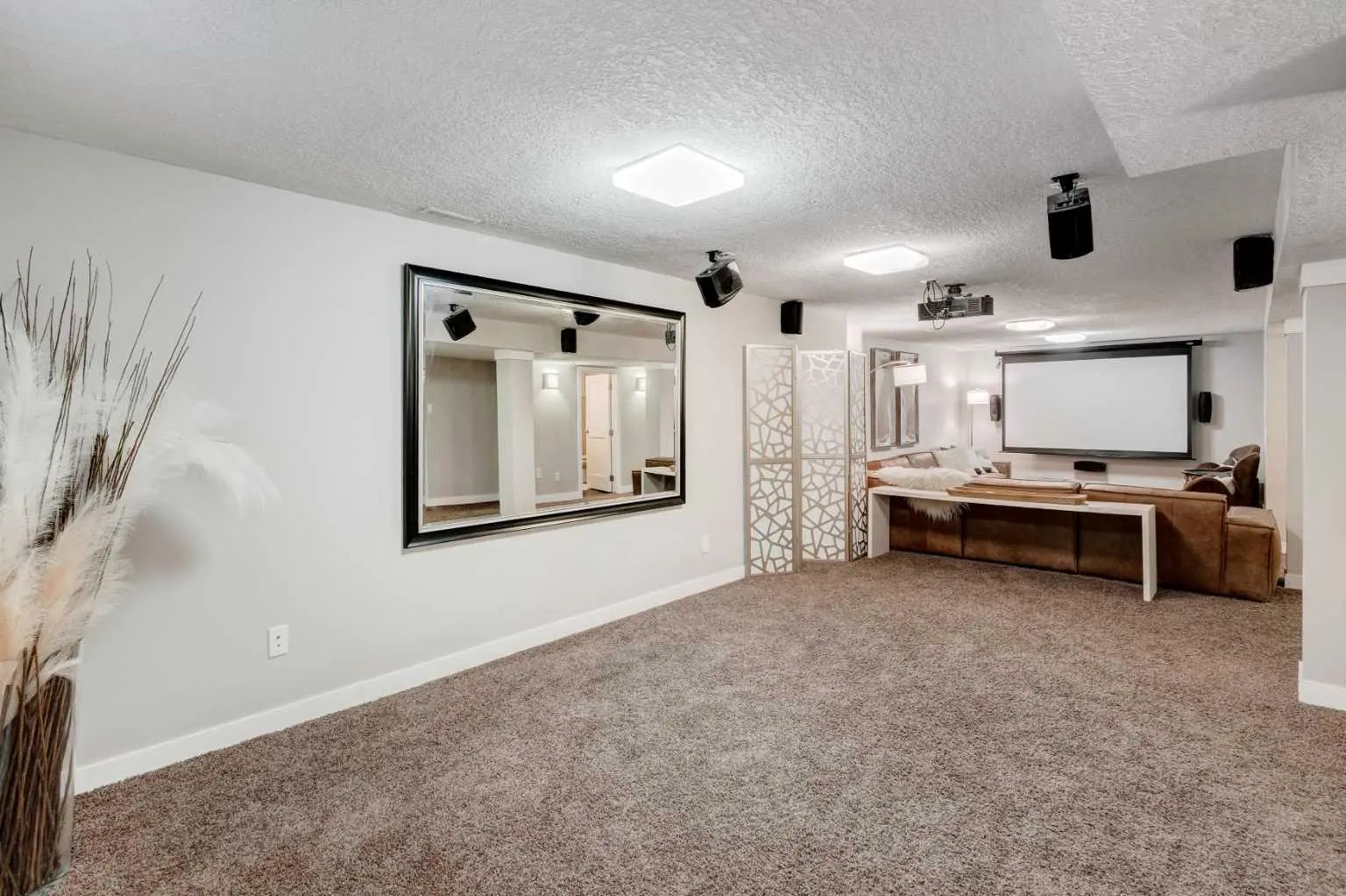 38 Lissington Drive Sw Calgary Alberta T3E 5E1 North Glenmore Park Home For Sale