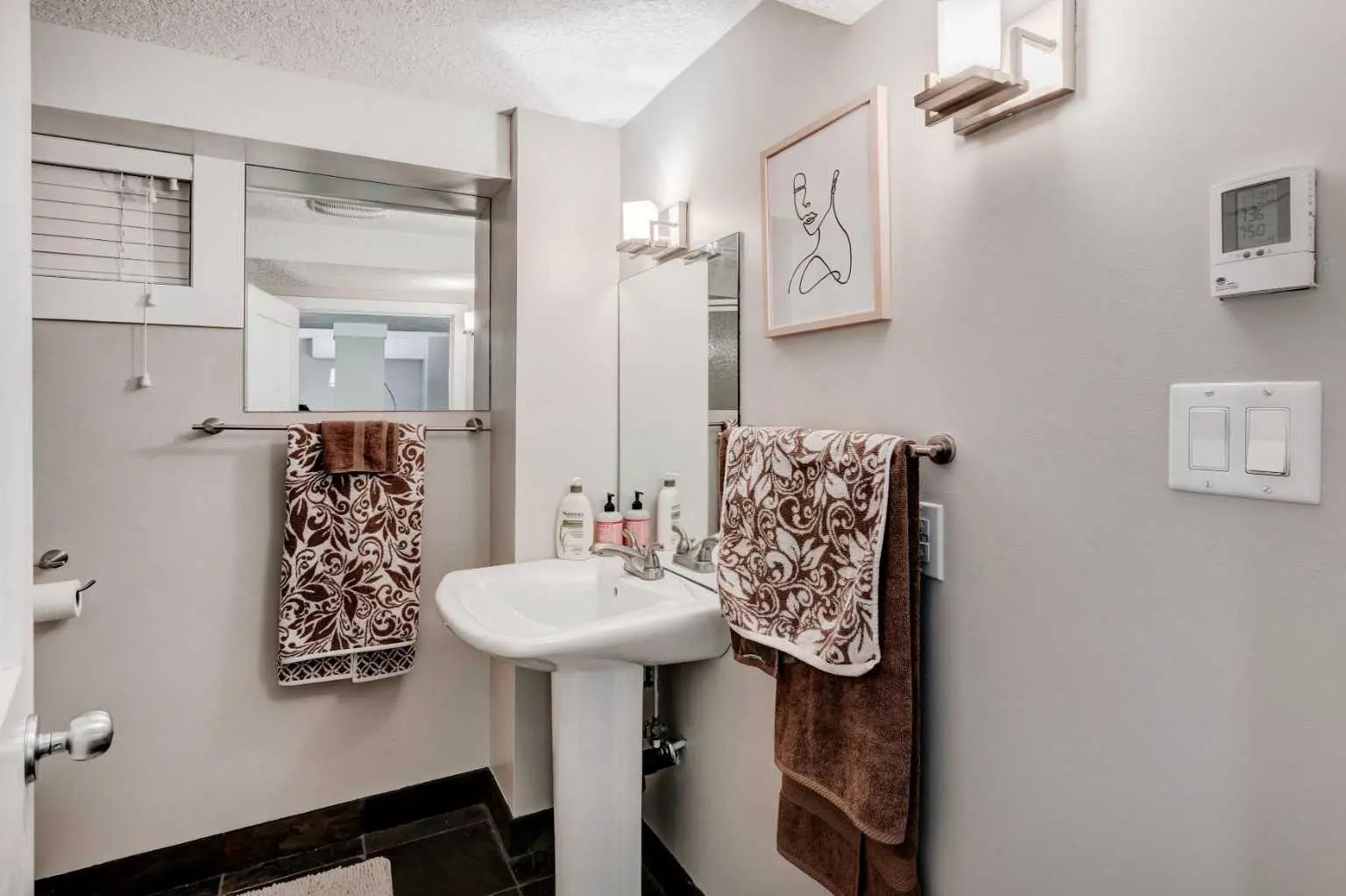38 Lissington Drive Sw Calgary Alberta T3E 5E1 North Glenmore Park Home For Sale