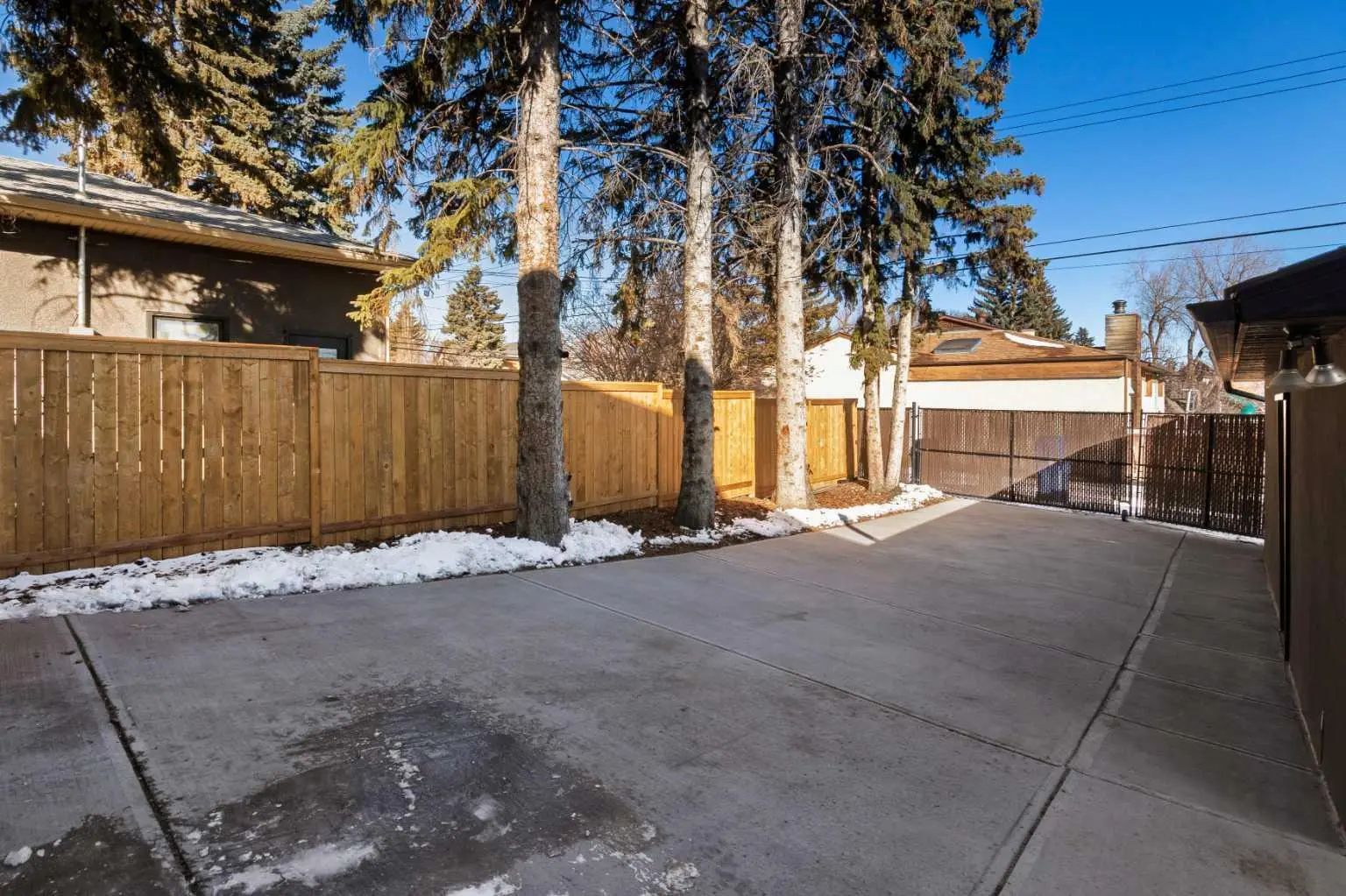 38 Lissington Drive Sw Calgary Alberta T3E 5E1 North Glenmore Park Home For Sale