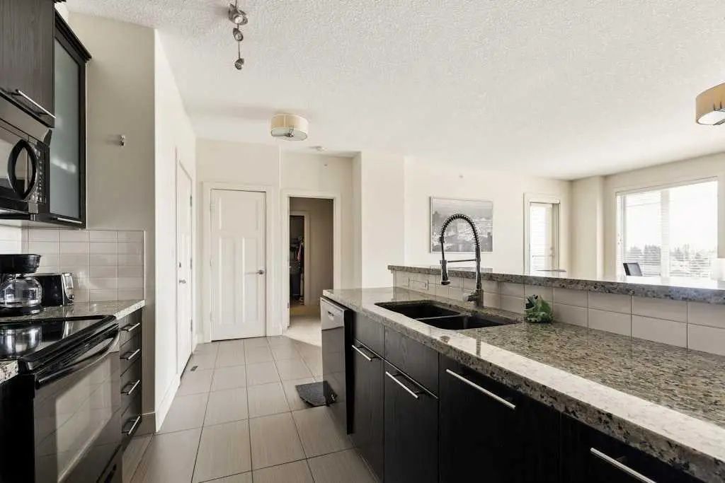313 3410 20 Street Southwest, Calgary – Residential Apartment Listing Photo 2