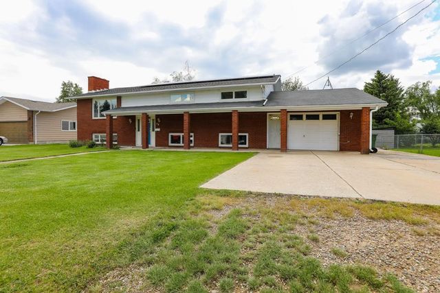 58 N 1a Street E, Magrath