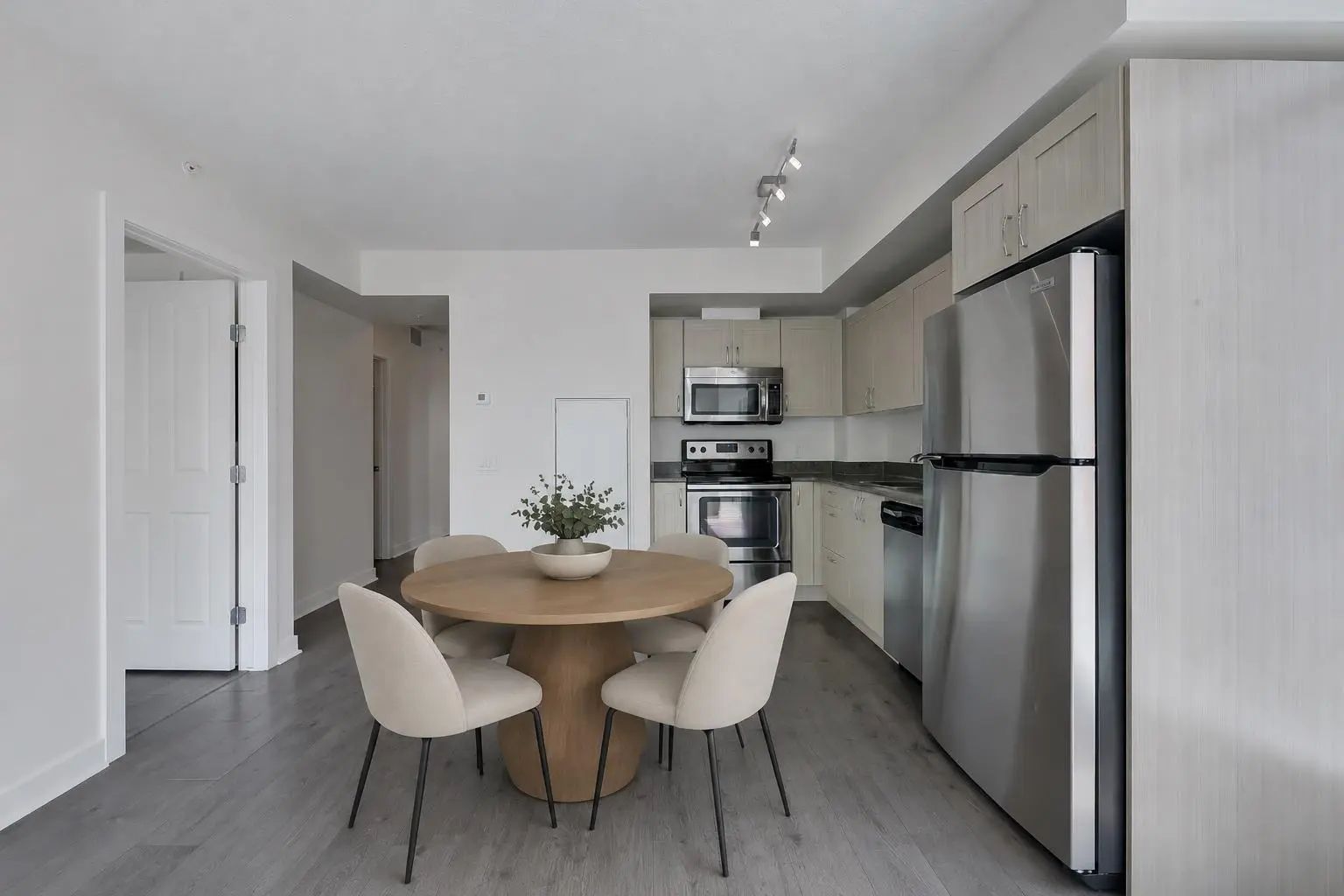 1207 10 Brentwood Common Northwest, Calgary – Residential Apartment Listing Photo 5
