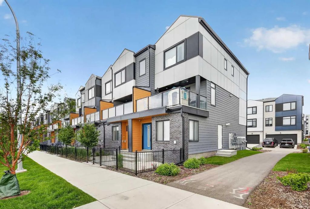 8554 19 Avenue Se, Calgary