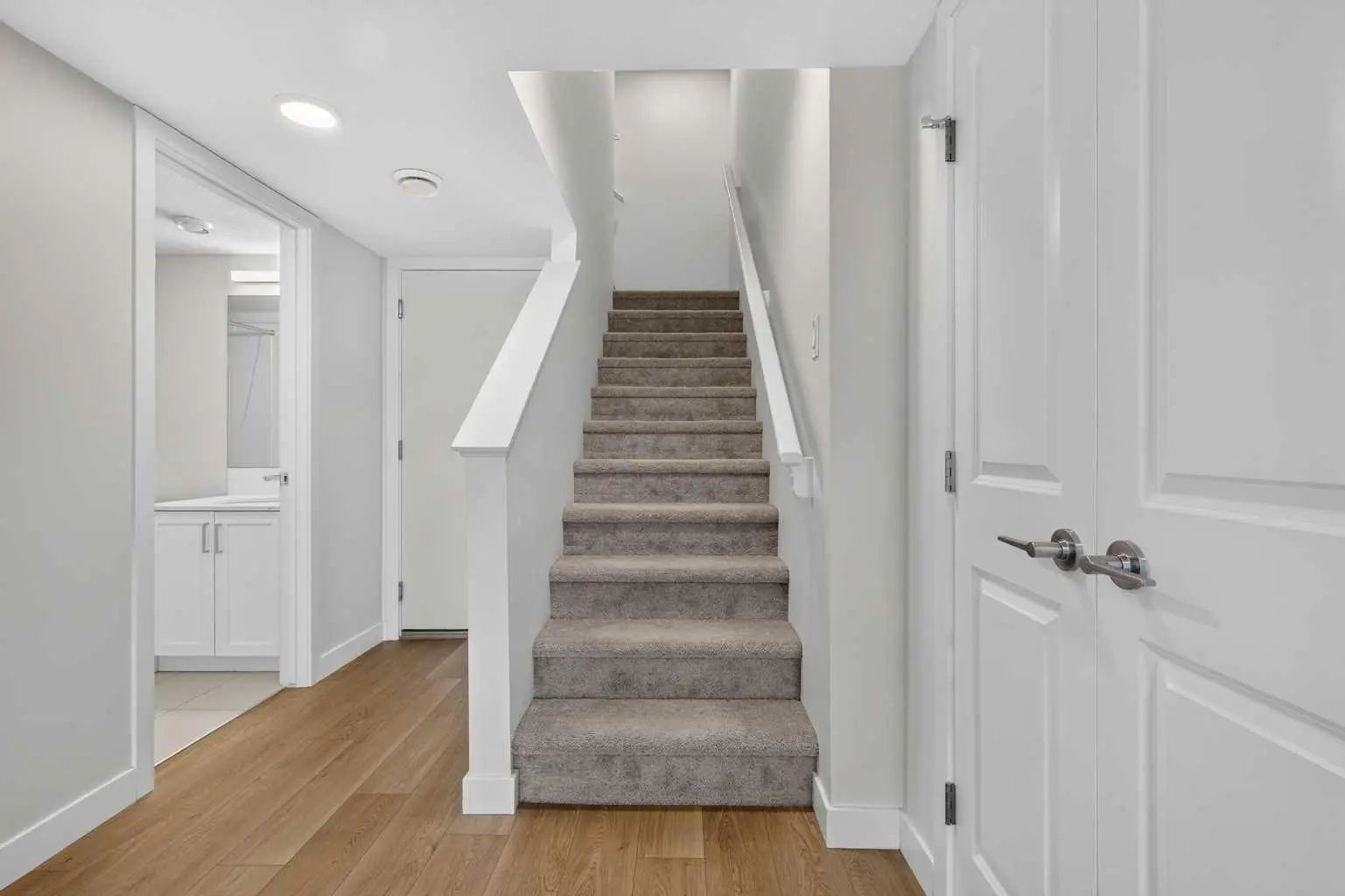 8554 19 Avenue Southeast, Calgary – Residential Row/Townhouse Listing Photo 20