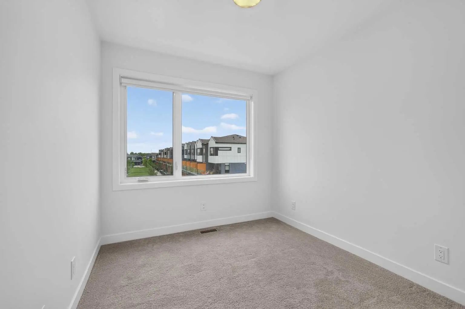 8554 19 Avenue Southeast, Calgary – Residential Row/Townhouse Listing Photo 36