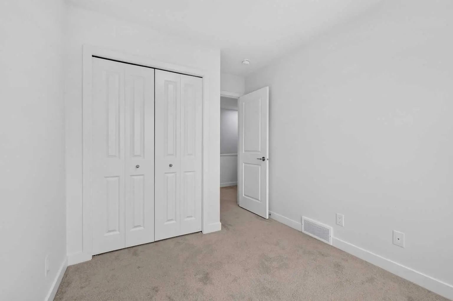 8554 19 Avenue Southeast, Calgary – Residential Row/Townhouse Listing Photo 37