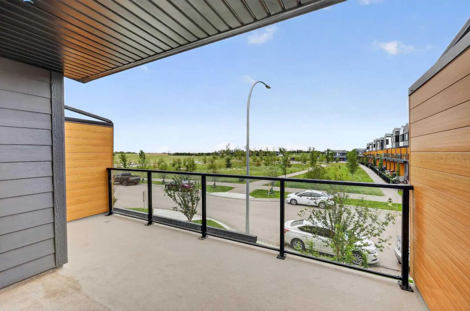 8554 19 Avenue Southeast, Calgary – Residential Row/Townhouse Listing Photo 9