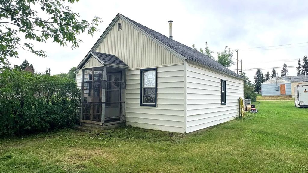 602 5 Avenue , Wainwright