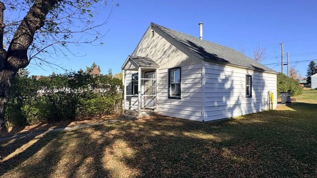 602 5 Avenue , Wainwright