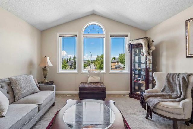 86 Tuscany Ravine Road Nw, Calgary