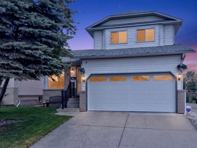 70 Pasadena Gardens Ne, Calgary