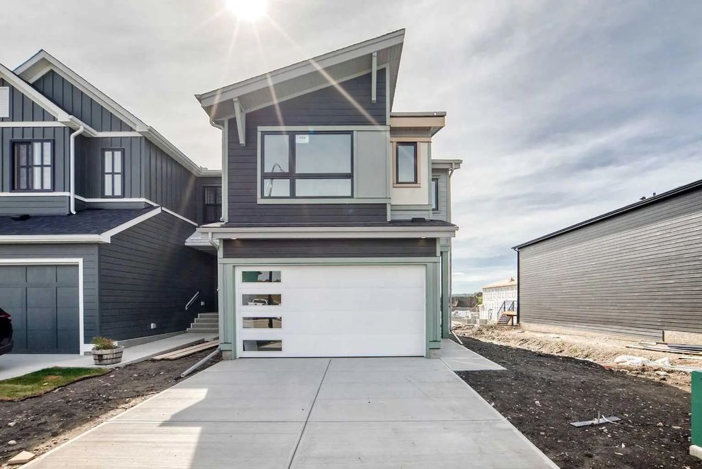 102 Rochester Crescent Nw, Calgary